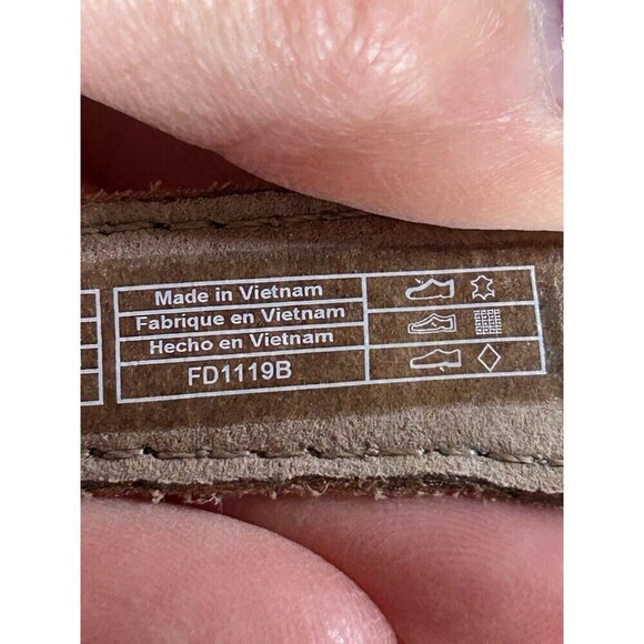 Kookaburra by Ugg Memory Foam Leira Scallop Circle Suede Buckle Sandals Size 8.5 - Picture 10 of 11